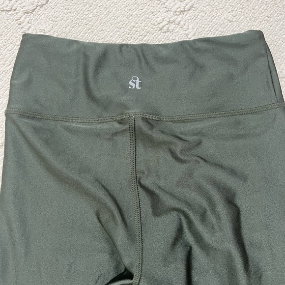 STRUT THIS- Jade Satin Leggings. Size Large - Picture 5 of 5